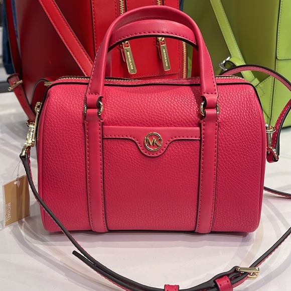 Michael Kors Travel Small Duffle Leather Crossbody Satchel Electric Pink
NWT - Picture 2 of 16